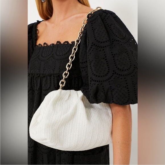 Tuckernuck White Raffia Straw Slouchy Clutch New With Gold Link Chain Strap - Picture 3 of 11